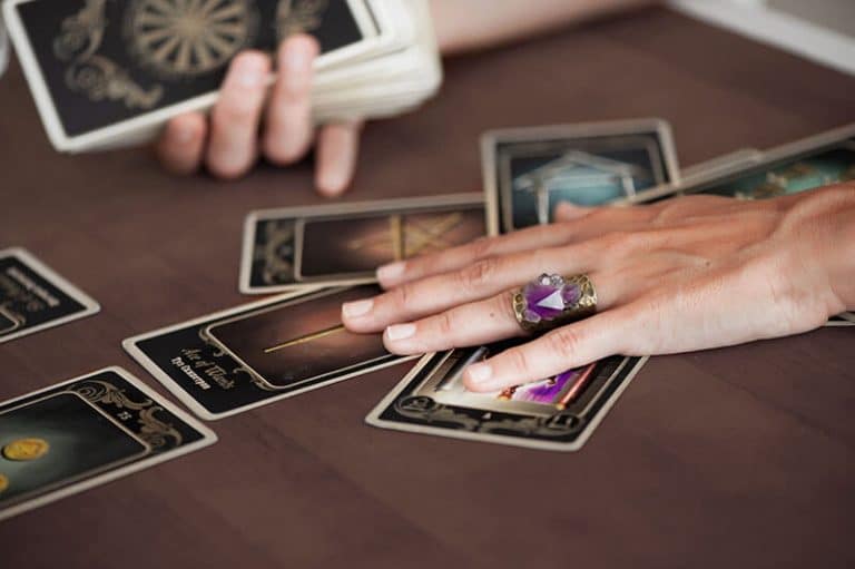 Making a Personal Connection with Your Tarot Cards