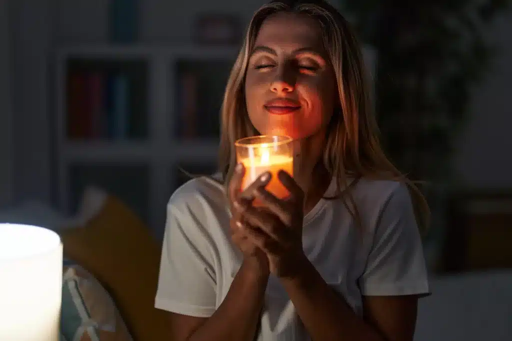 relax-with-Candle-Scent-That-Fits-You-Based-On-Your-Zodiac-Sign