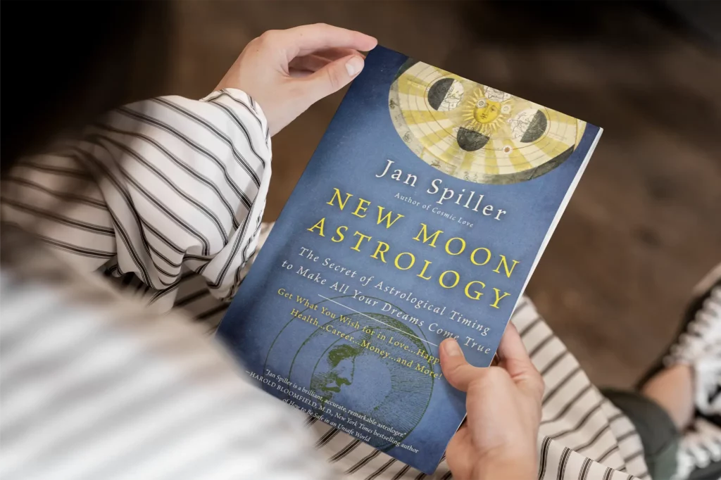 Book Review: New Moon Astrology by Jan Spiller